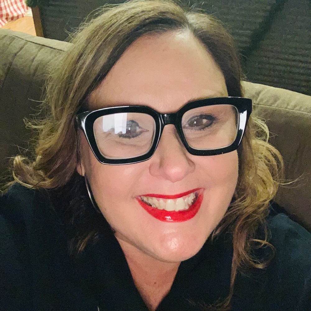 Meet your Posher, Nikki